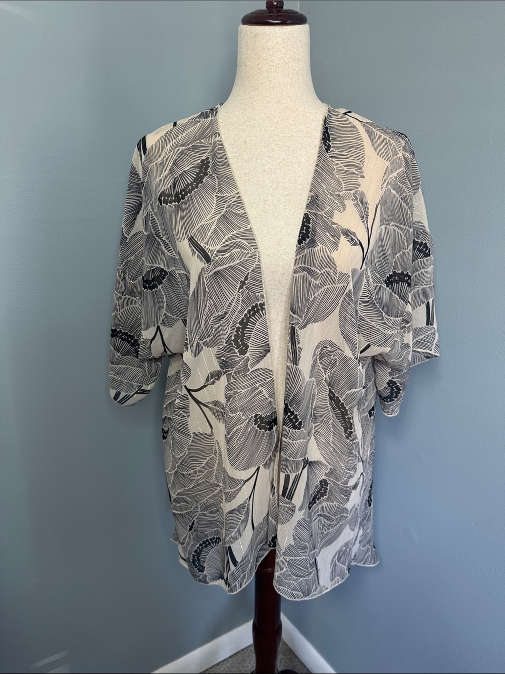 Emory Park Women’s Black/Ivory Floral Sheer Kimono Sz XS
